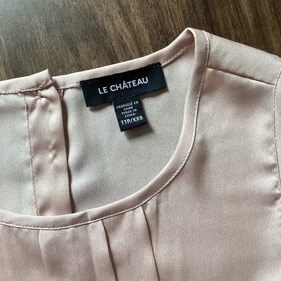 Le Château Pleated Top - Picture 3 of 3